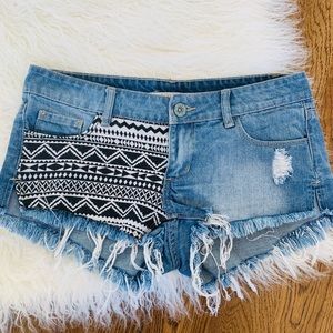 Distressed Jean Shorts Raw Hem Aztec Print size 5